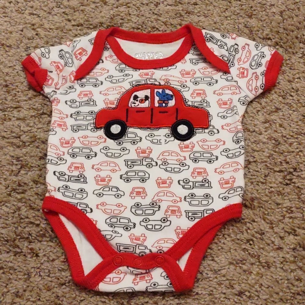 Quacker Jack Boys size 0-3‎ months white black red onesie car truck dog print